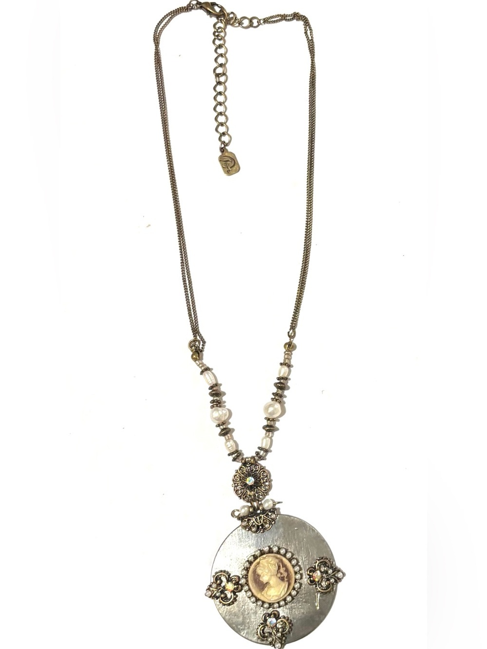 Vintage Gold-Tone Pendant Necklace with Cream Pearls